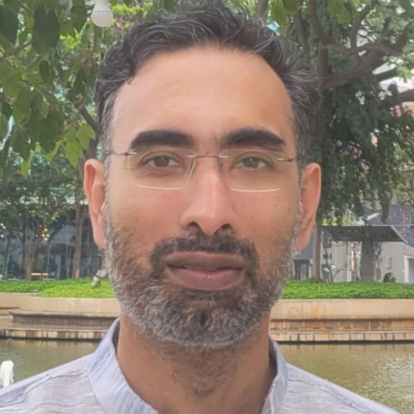 Dr. Kapil Vaswani 